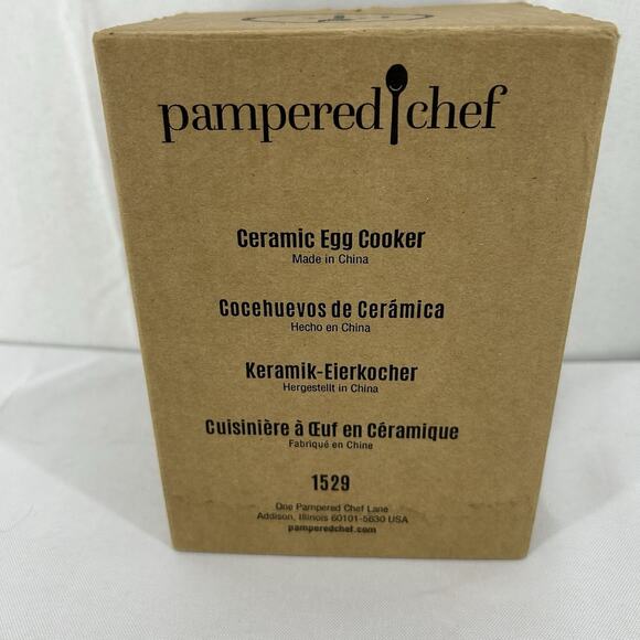 Pampered Chef Ceramic Egg Cooker nice Microwave egg cooker white With Box - Picture 2 of 12
